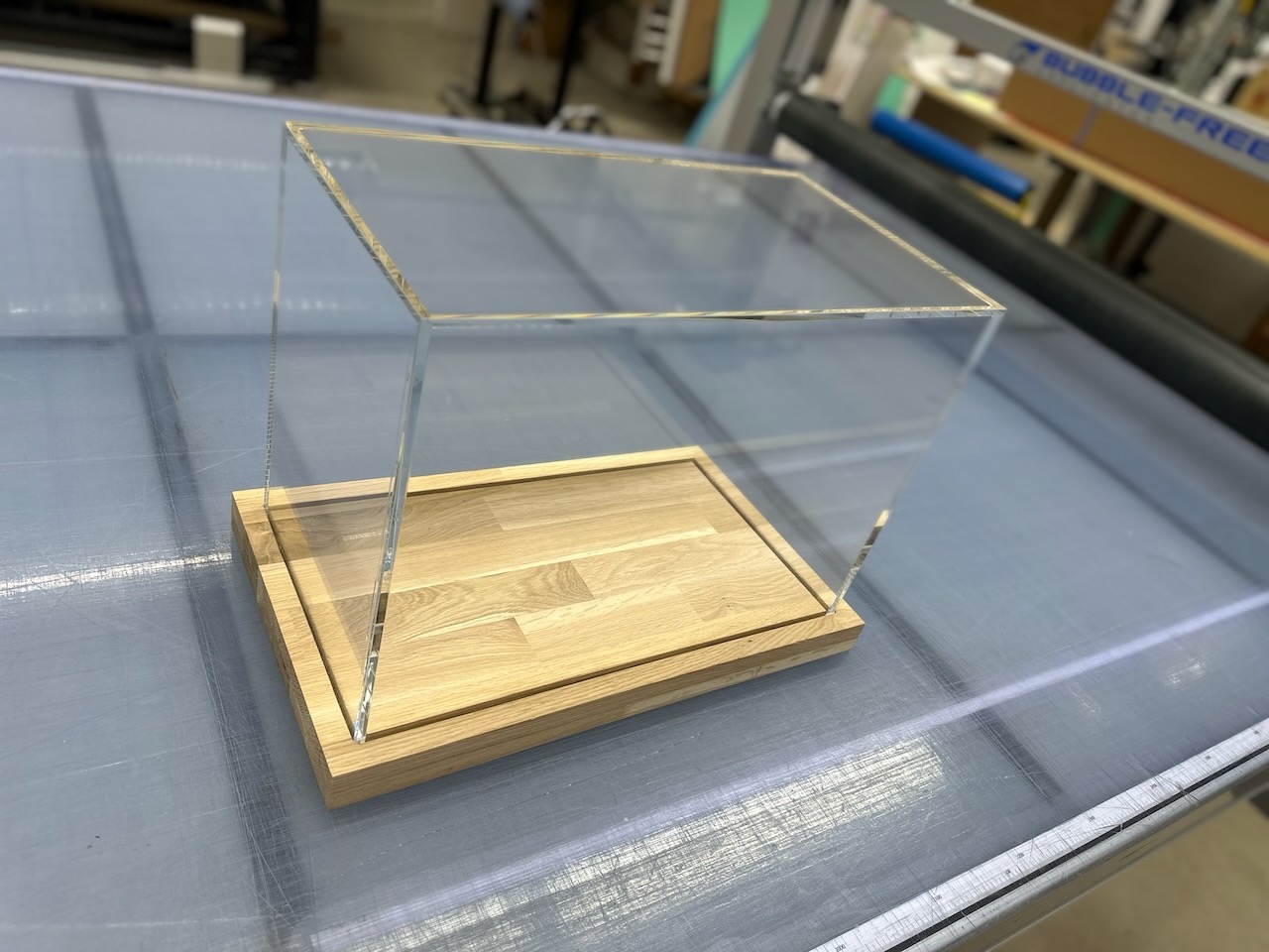 Ausstellungsbau für Wanderausstellung: individueller Vitrinenbau