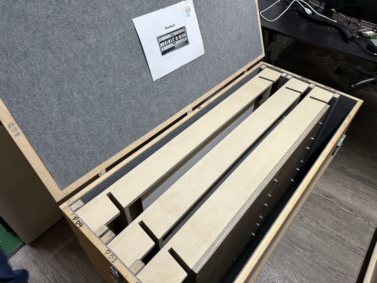 individuell passende Transportbox für Wanderausstellung