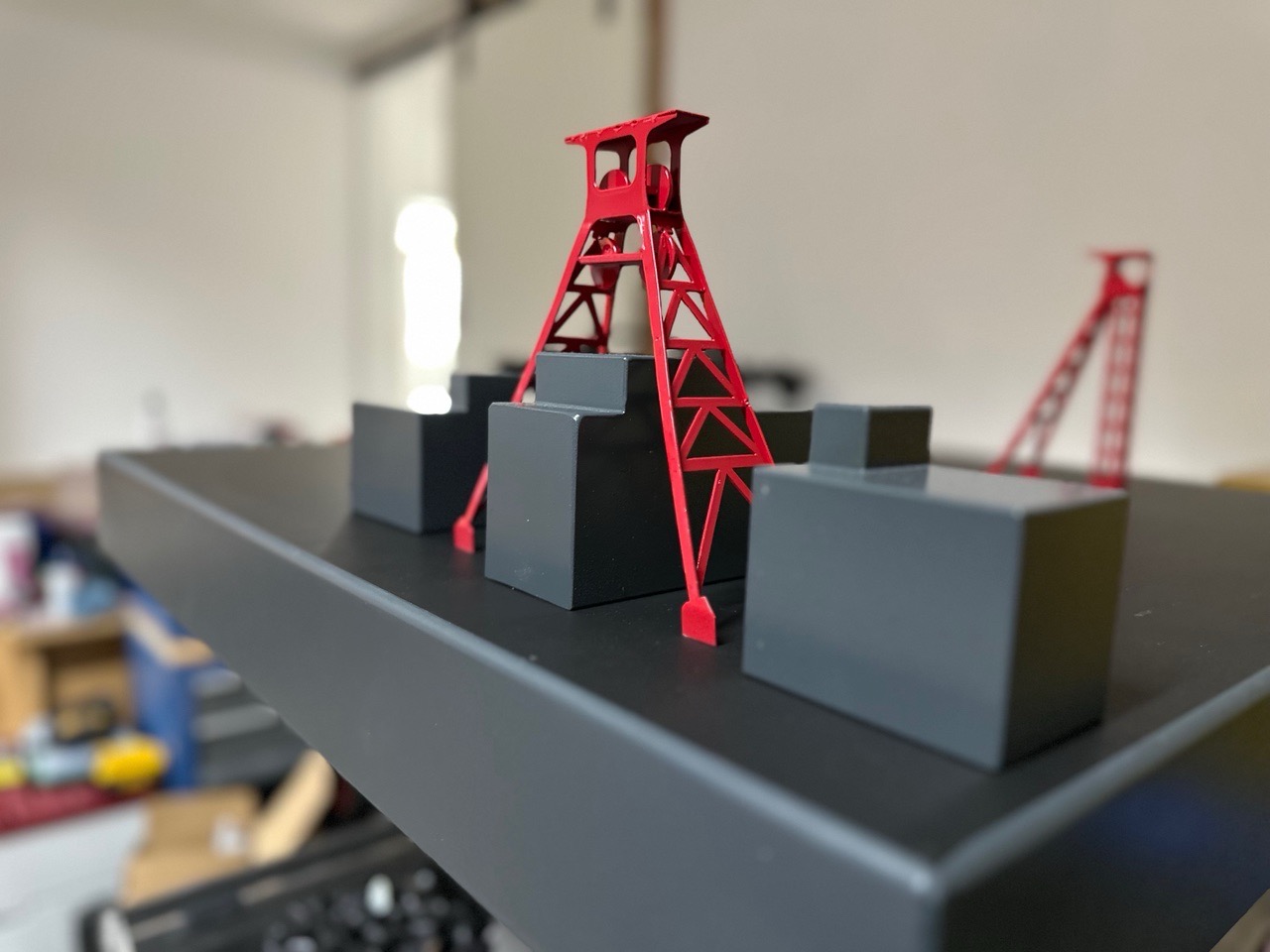 Tastmodell eines Zechen-Förderturms